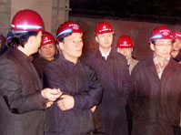 王岐山同志视察中国中铁四局北京地铁工地